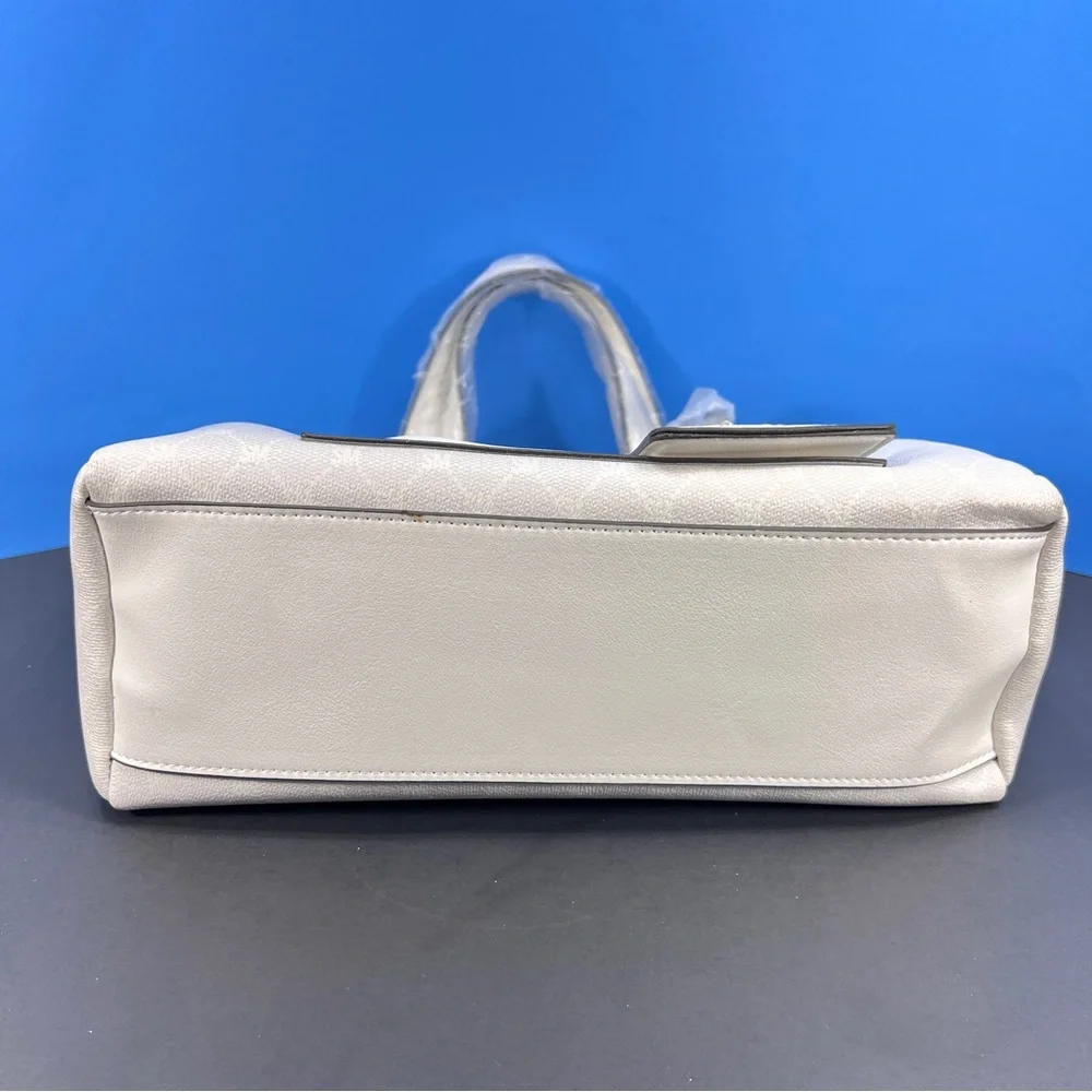 Steve Madden White Logo-Print Handbag set! bag, pouch, scarf, crossbody strap - Picture 8 of 9